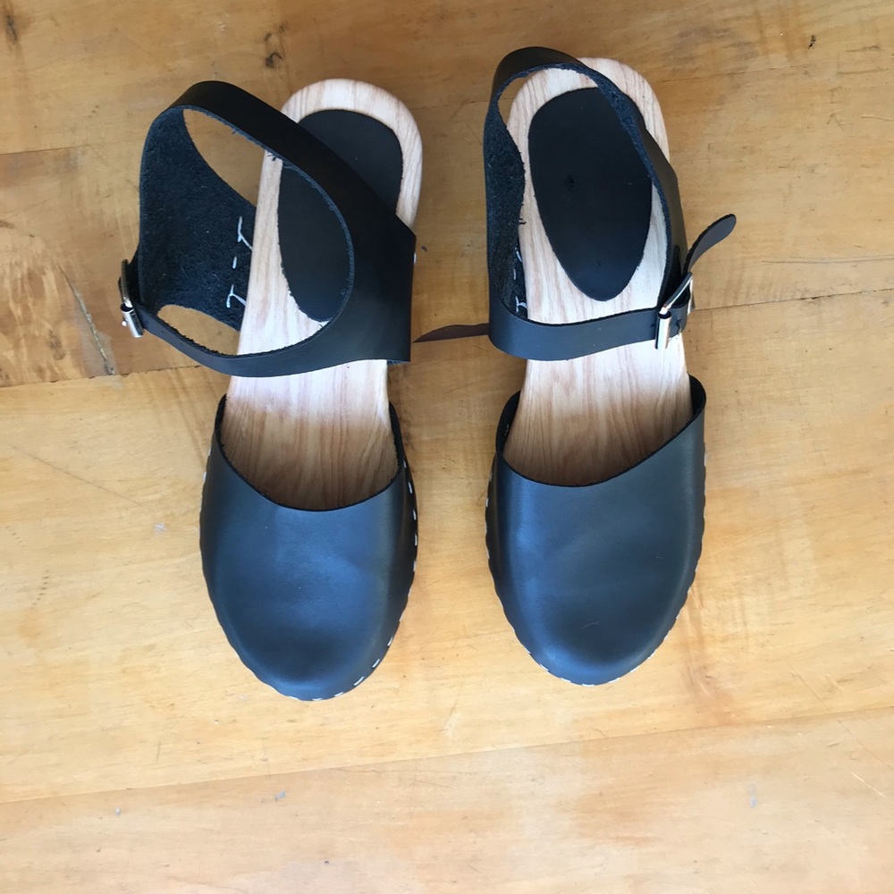 Mary Jane clog sandals. Size 8.